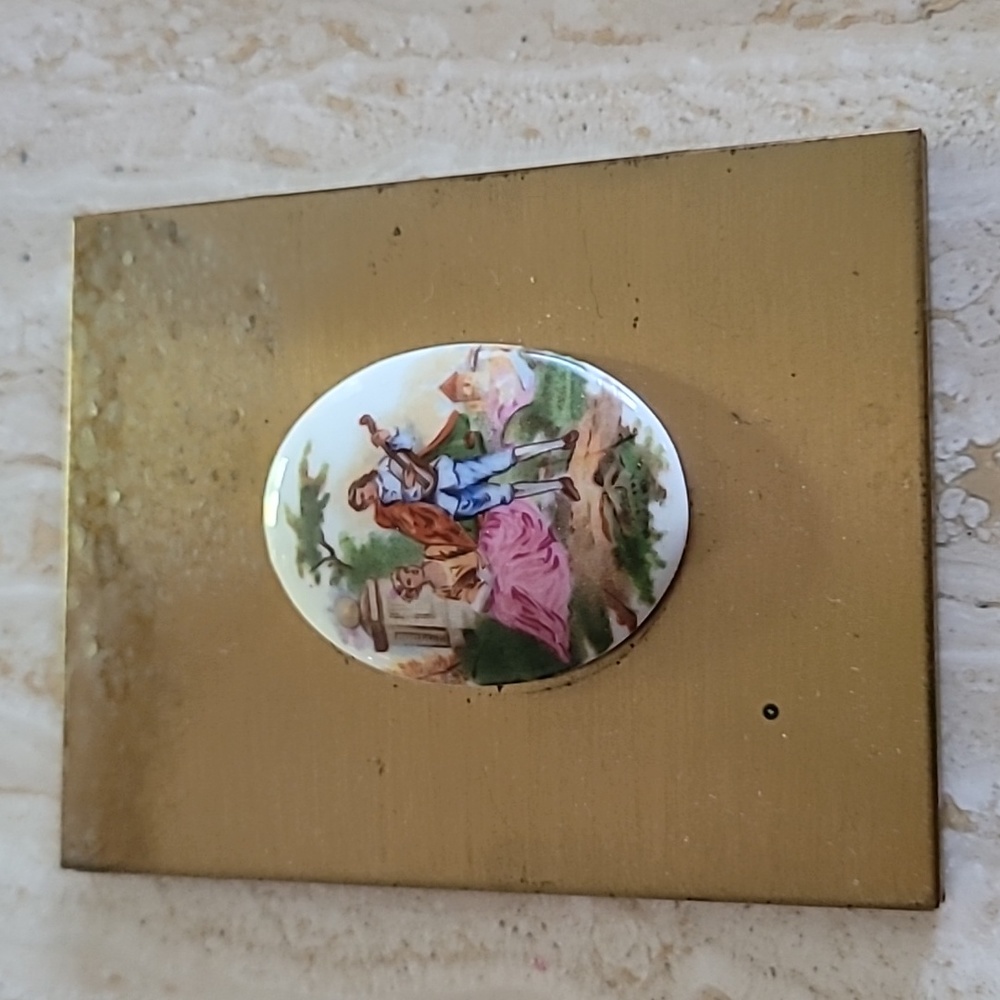 Vintage Frame & Photographs - Picture 4 of 12